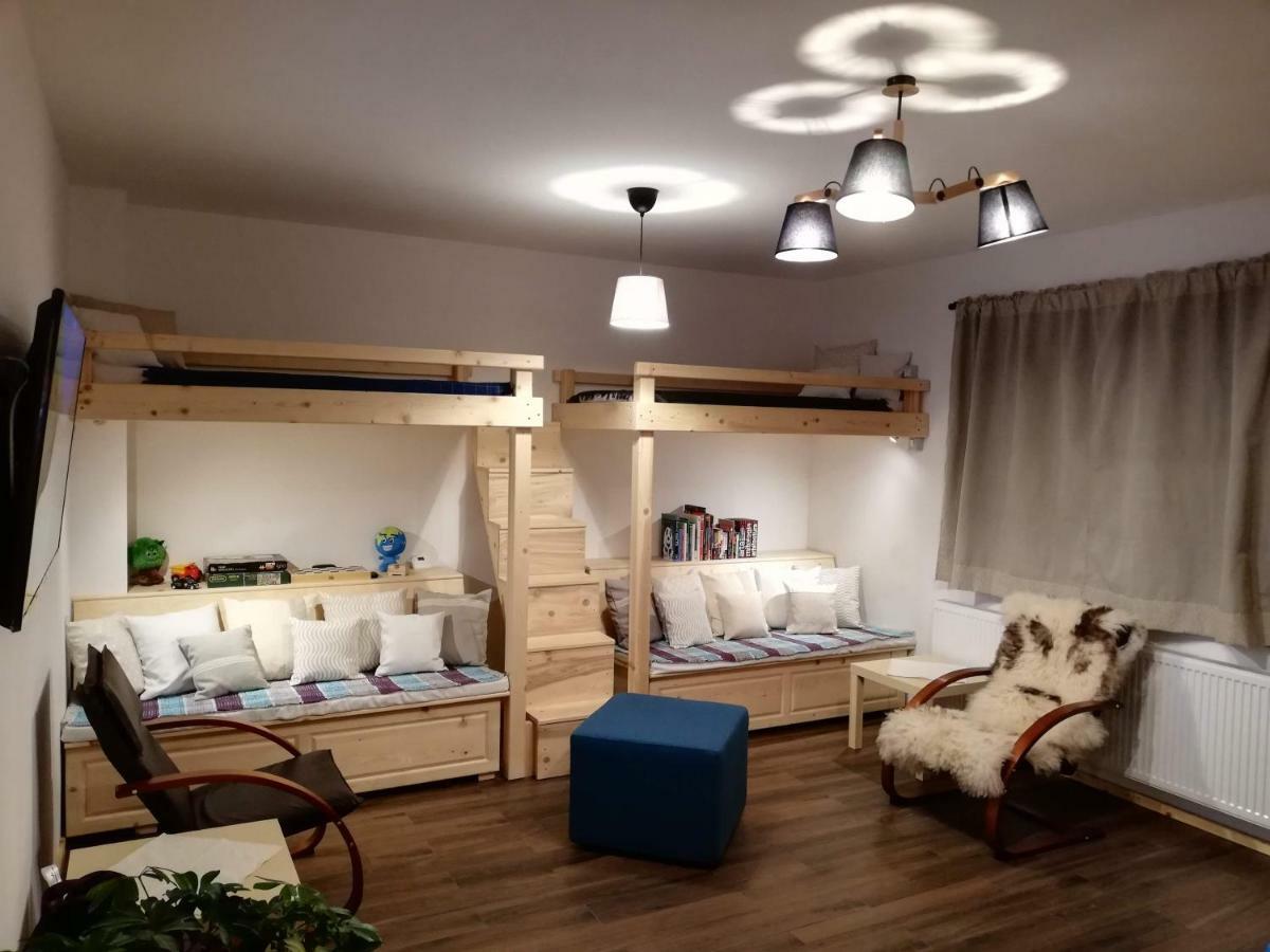 Zozo Hostel Braşov Eksteriør billede