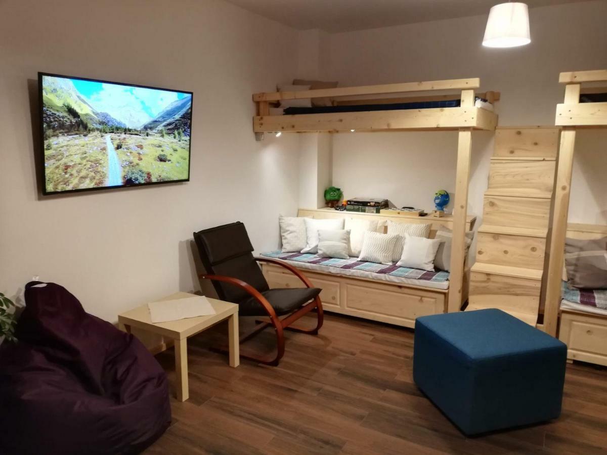 Zozo Hostel Braşov Eksteriør billede