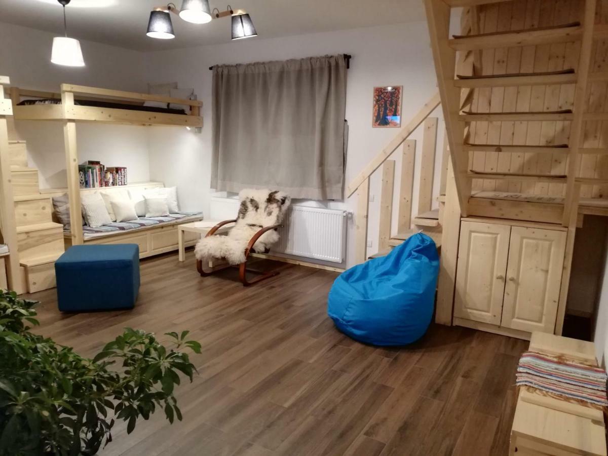 Zozo Hostel Braşov Eksteriør billede