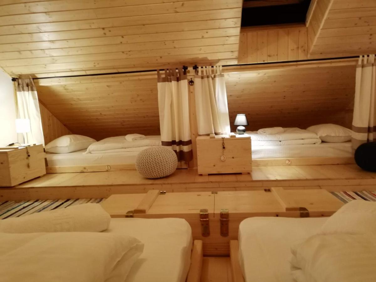 Zozo Hostel Braşov Eksteriør billede